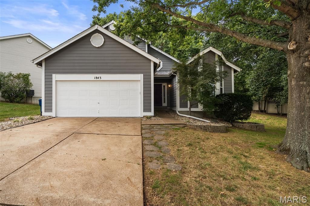 1843 Strawberry Ridge Drive, Ballwin, MO 63021 Main Photo