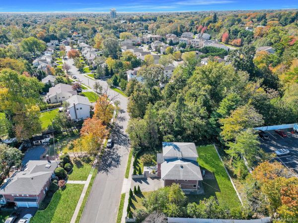 300 Ellen Place , Jericho, NY 11753