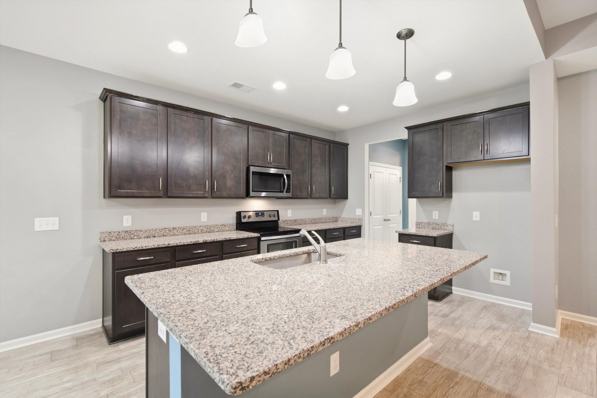 2114 Bridlewood Farms Parkway Photo 9