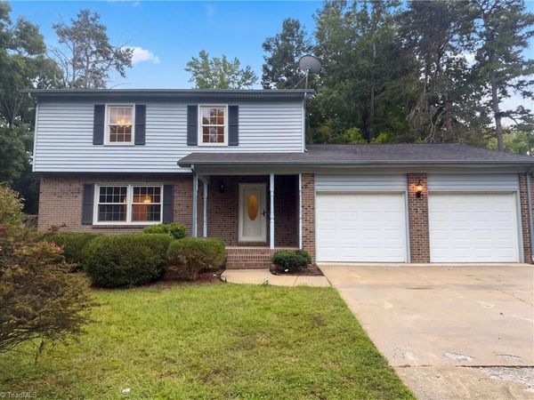 812 Pineburr Road , Jamestown, NC 27282