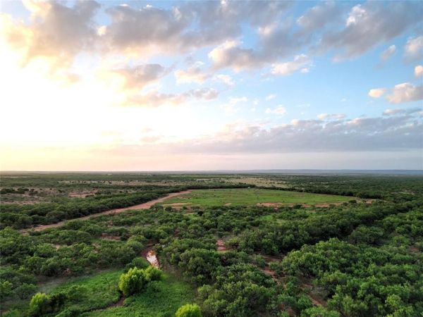 5725 Farm Market 604, Ovalo, TX 79541