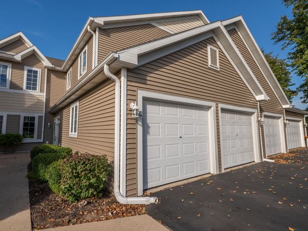 772 Bridlewood Dr, Unit 5103E, Hartford, WI 53027