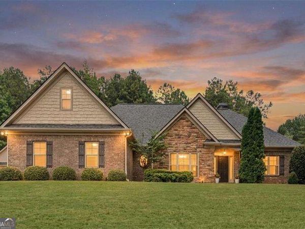 32 Meadow View Glen, Newnan, GA 30265