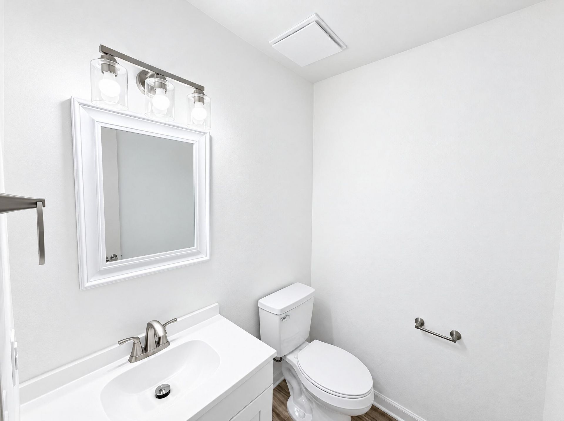 5769 Dewsbury Lane Photo 10