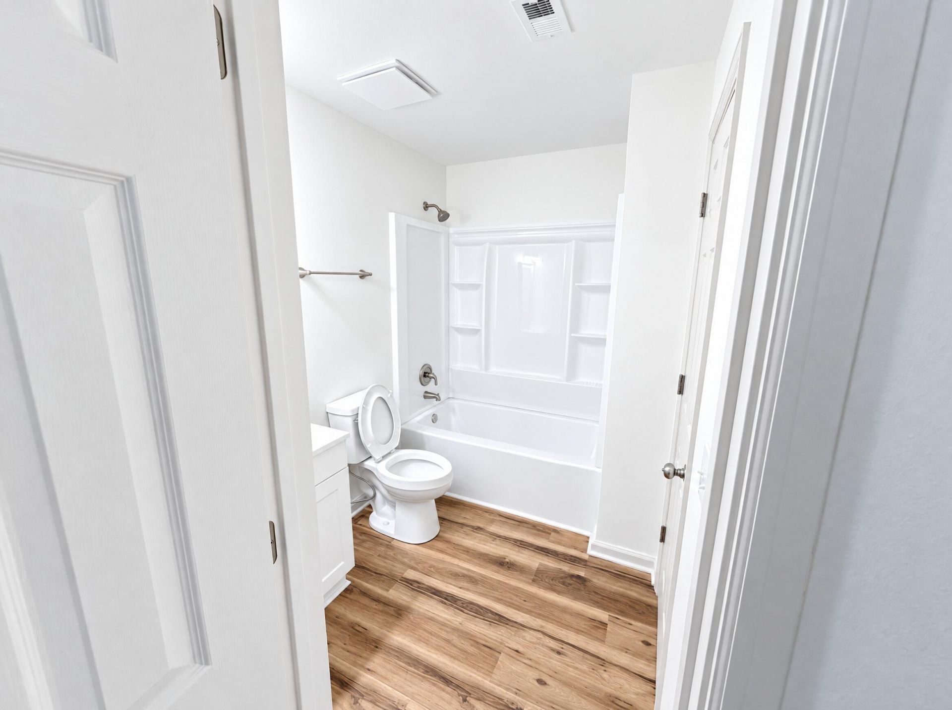 5769 Dewsbury Lane Photo 17