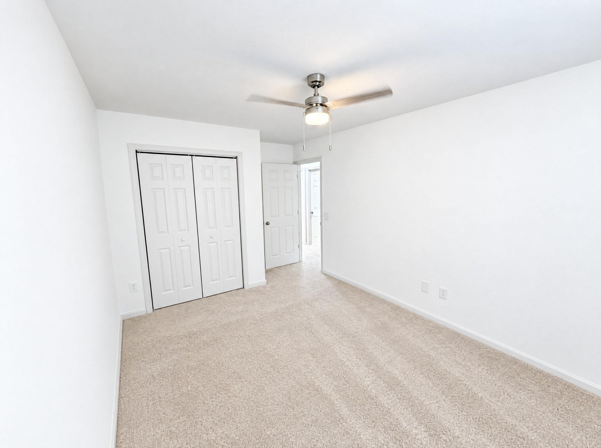 5769 Dewsbury Lane Photo 21