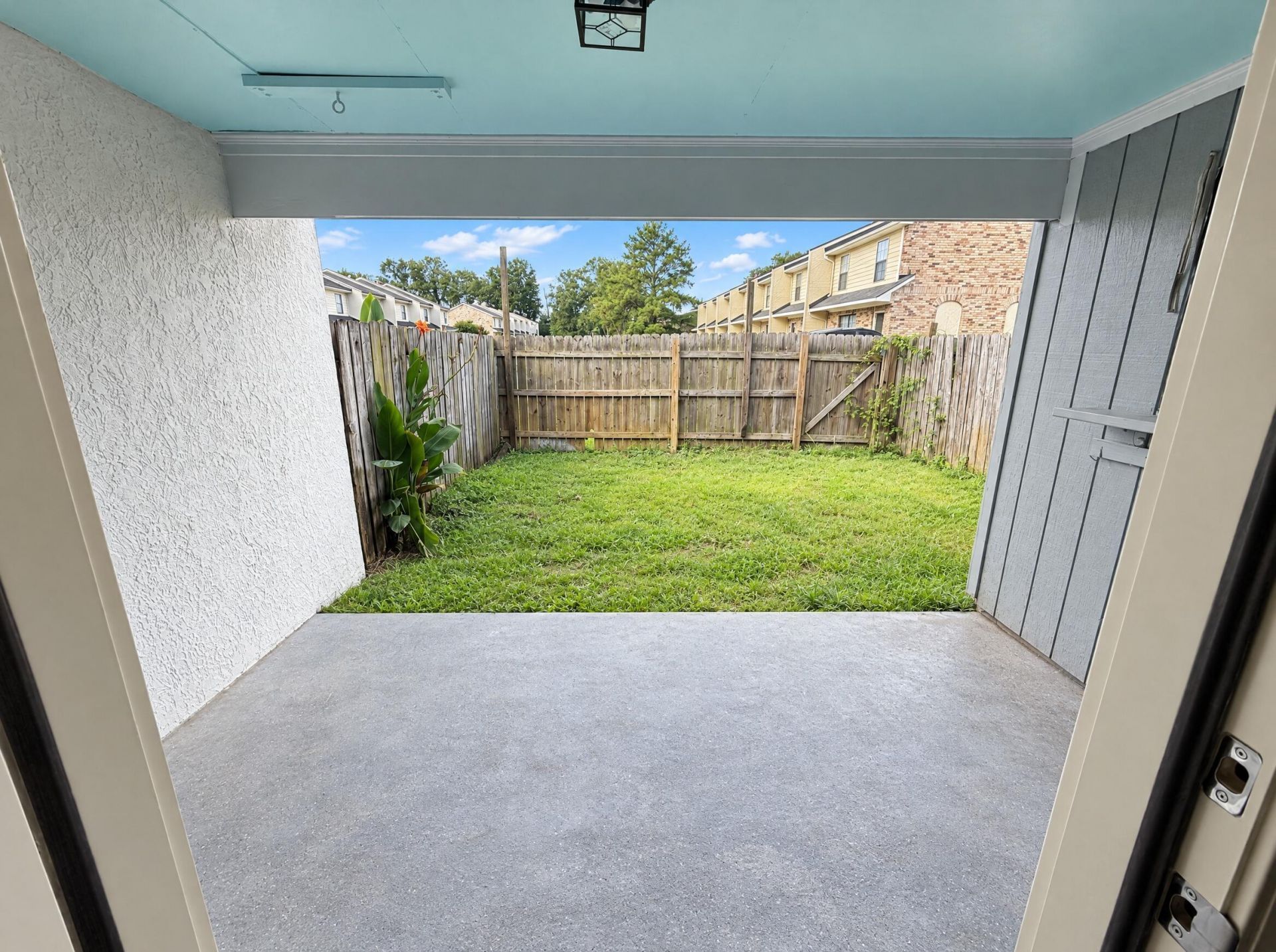 5769 Dewsbury Lane Photo 24