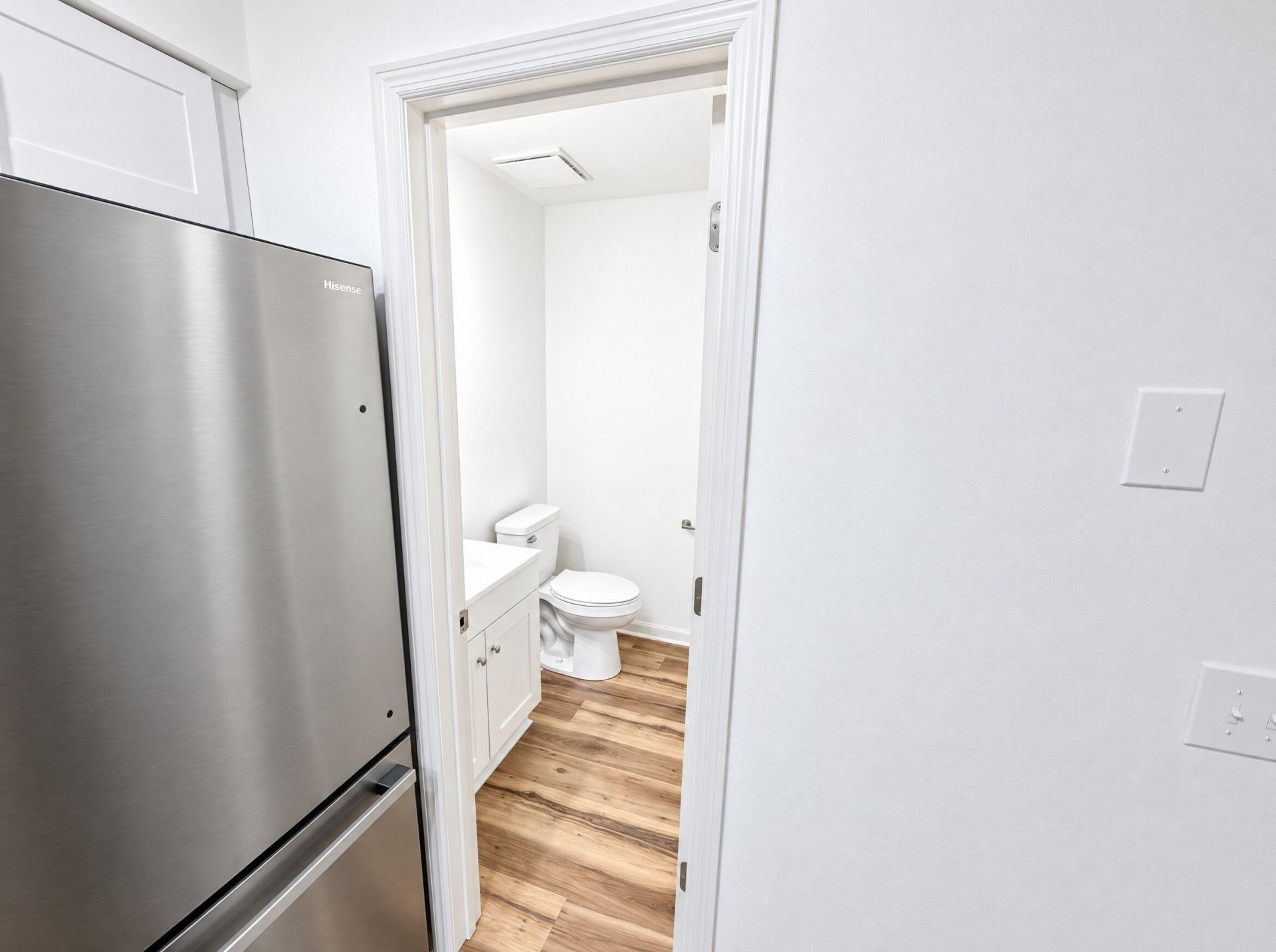 5769 Dewsbury Lane Photo 9