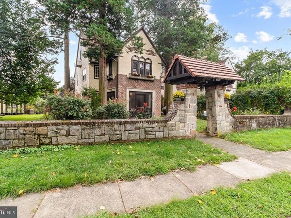 17 WINDSOR CIRCLE , SPRINGFIELD, PA 19064