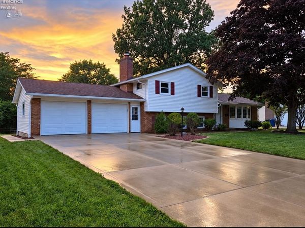 68 Pearl Drive, Shelby, OH 44875