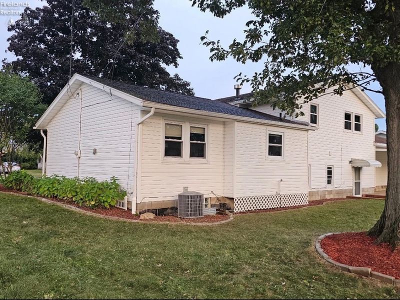 68 Pearl Drive, Shelby, OH 44875 Photo 2