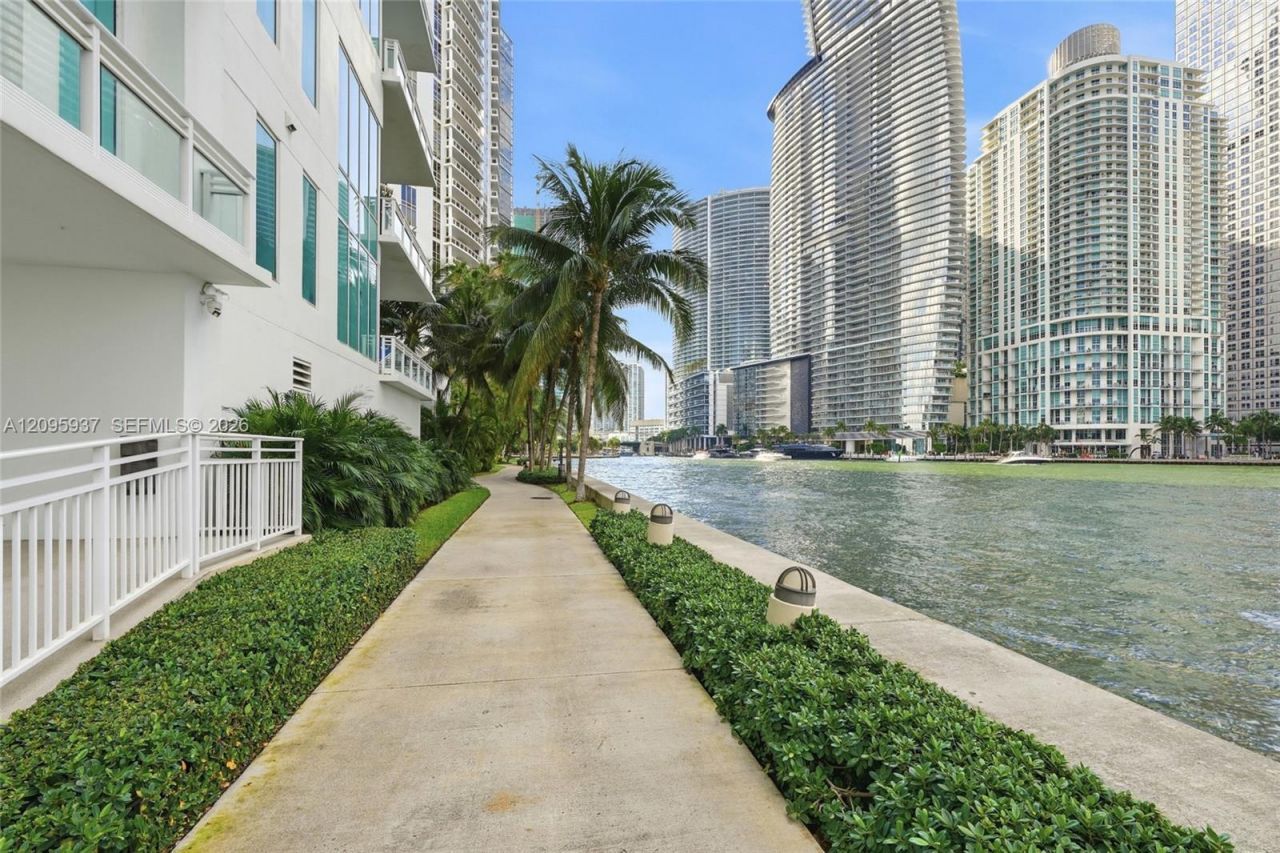 900 Brickell Key Blvd, Unit 1901, Miami, FL 33131 Photo