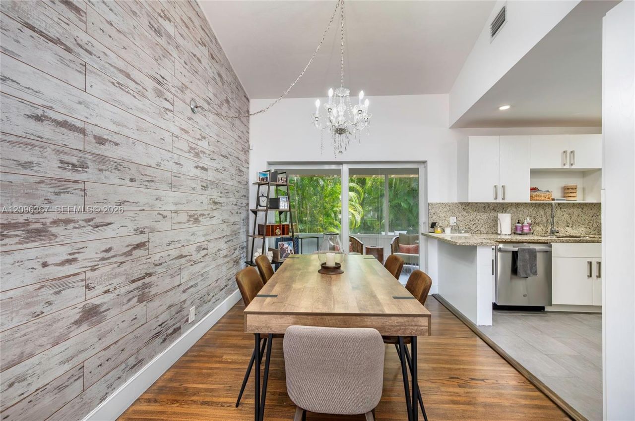 3635 S Le Jeune Rd , Unit 3635, Coral Gables, FL 33134 Photo