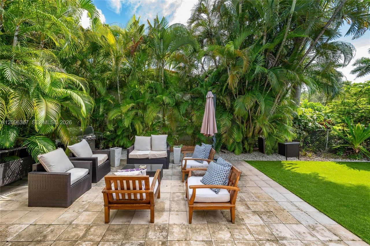 3635 S Le Jeune Rd , Unit 3635, Coral Gables, FL 33134 Photo