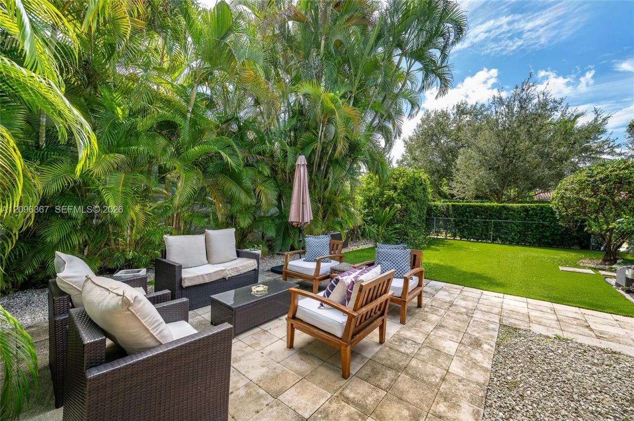 3635 S Le Jeune Rd , Unit 3635, Coral Gables, FL 33134 Photo