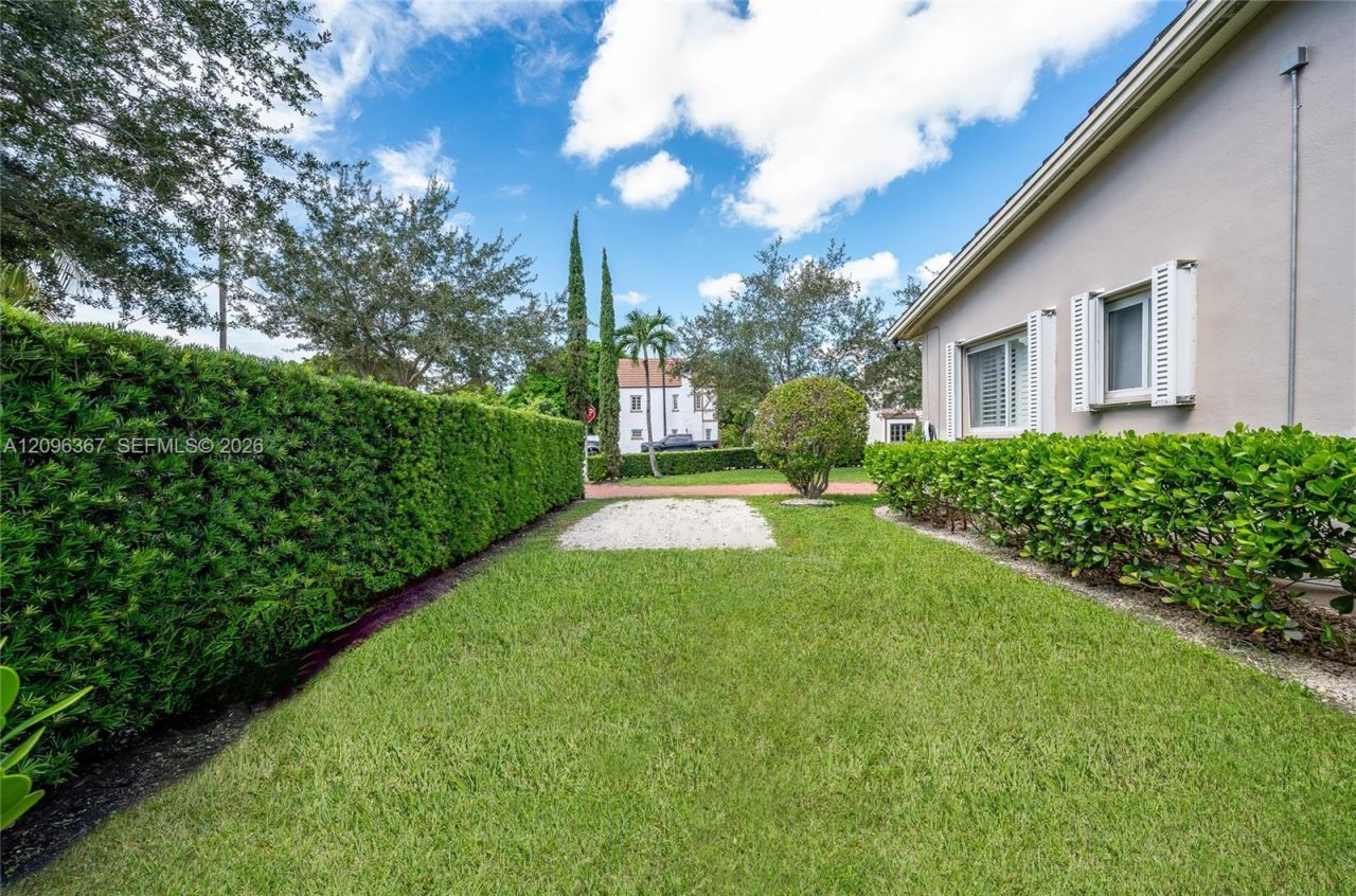 3635 S Le Jeune Rd , Unit 3635, Coral Gables, FL 33134 Photo