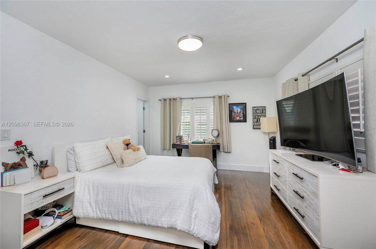 3635 S Le Jeune Rd , Unit 3635, Coral Gables, FL 33134 Photo