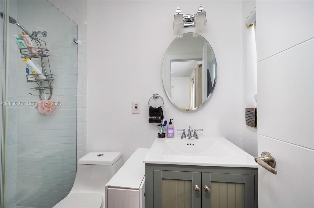 3635 S Le Jeune Rd , Unit 3635, Coral Gables, FL 33134 Photo