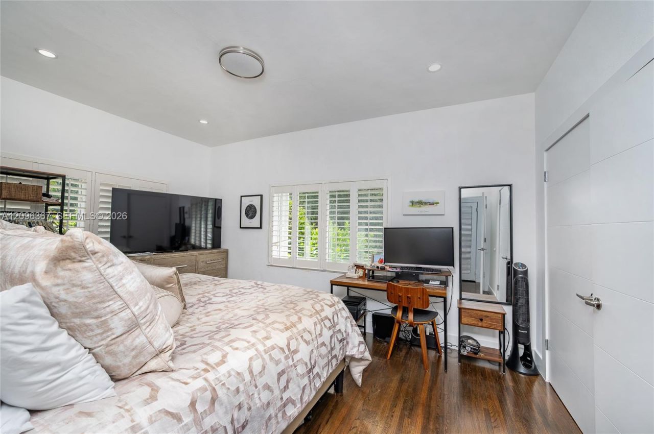 3635 S Le Jeune Rd , Unit 3635, Coral Gables, FL 33134 Photo
