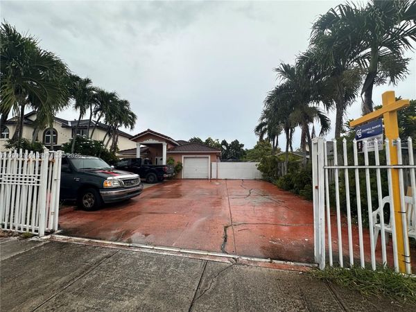 18411 SW 115th Ave , Miami, FL 33157