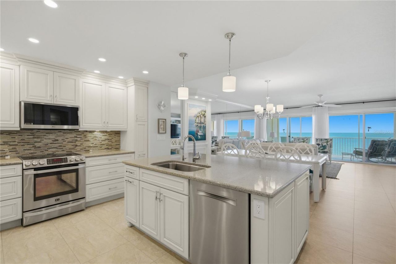 16750 Gulf Boulevard, Unit 315, North Redington Beach, FL 33708 Photo