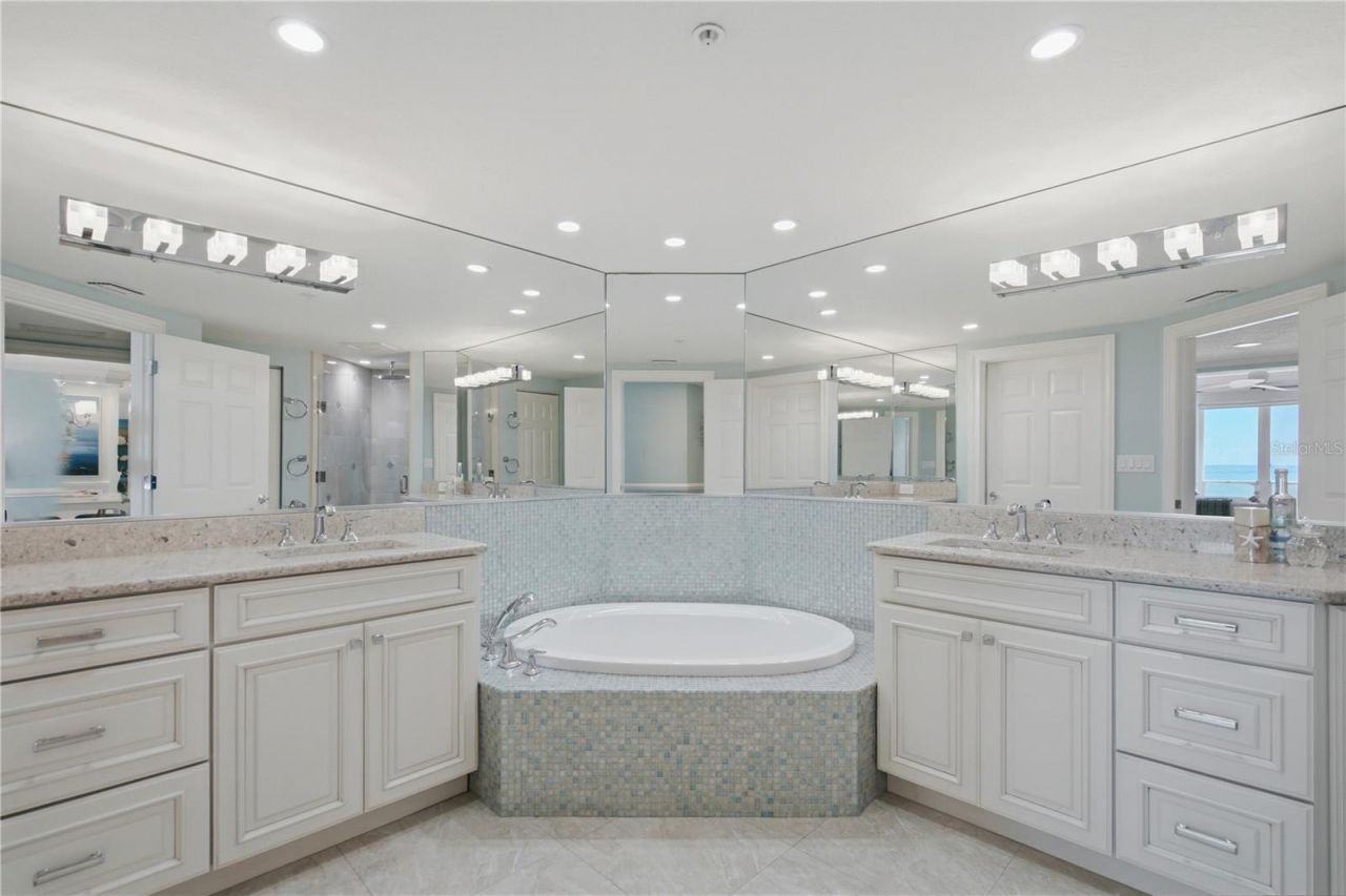 16750 Gulf Boulevard, Unit 315, North Redington Beach, FL 33708 Photo