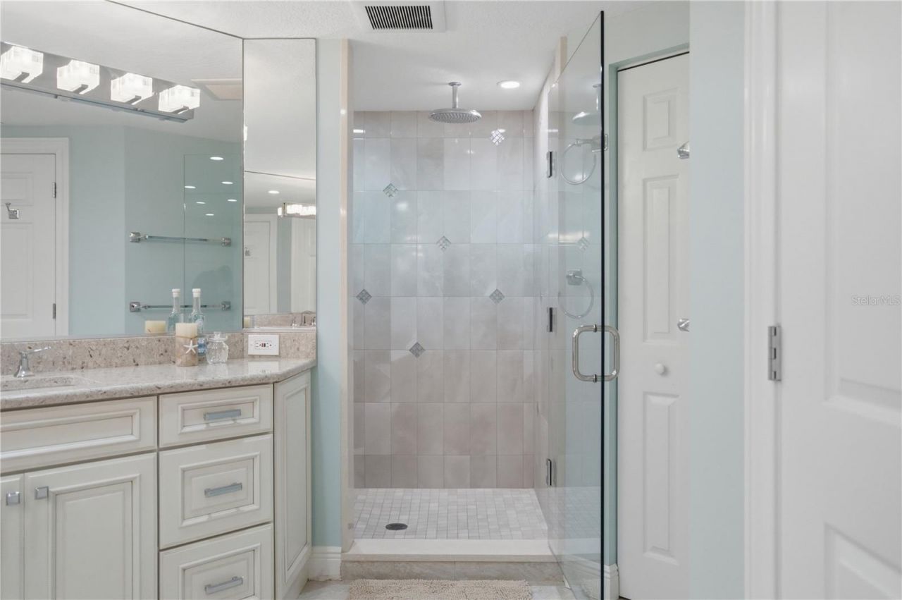 16750 Gulf Boulevard, Unit 315, North Redington Beach, FL 33708 Photo