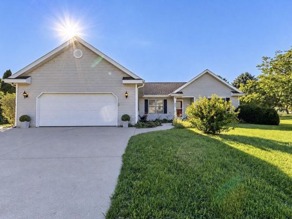 804 Jamesway DRIVE, Watertown, WI 53098