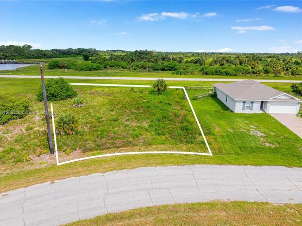 142 Bethlehem Pl , Labelle, FL 33935