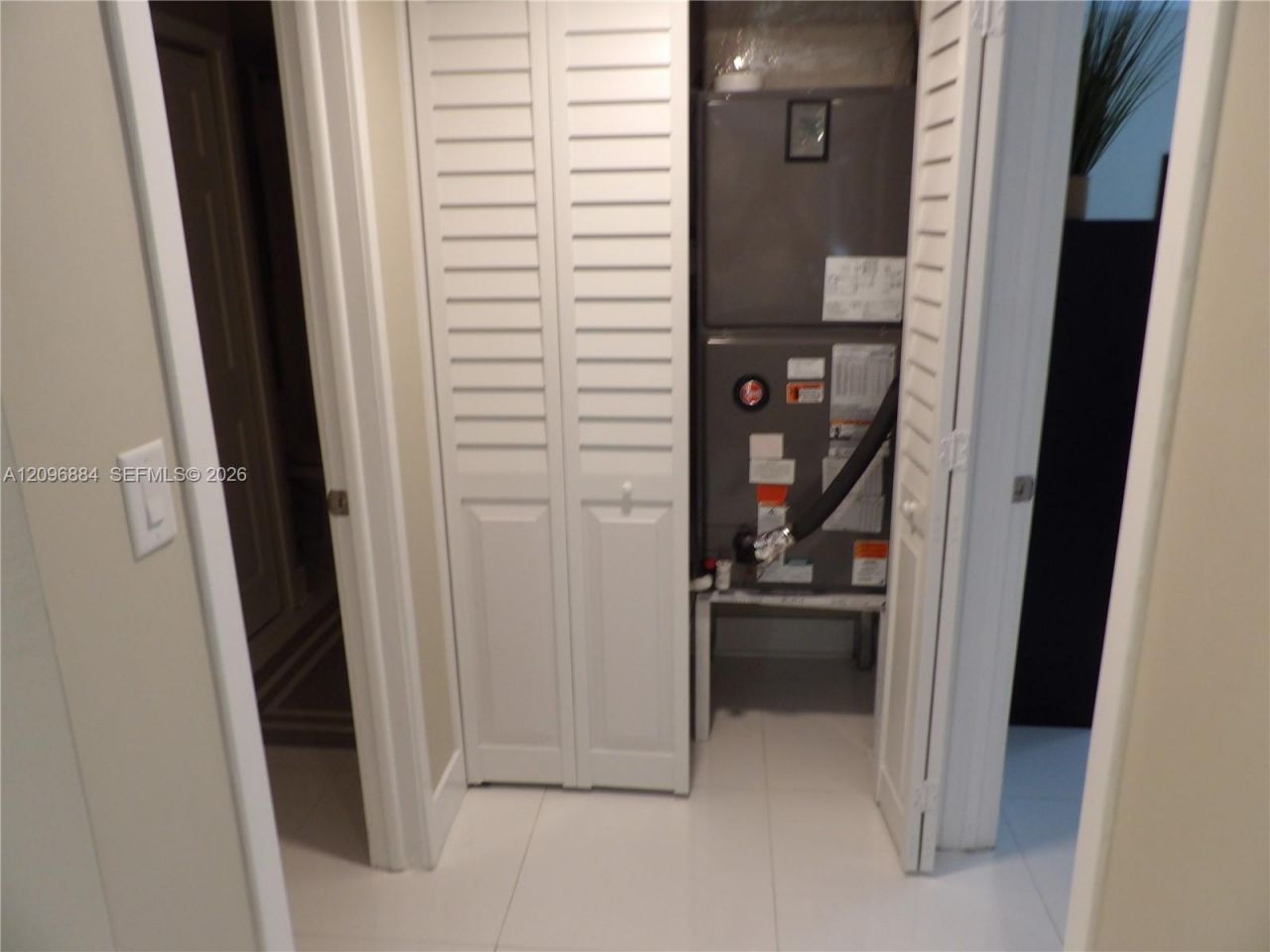 19406 E Lake Dr, Hialeah, FL 33015 Photo