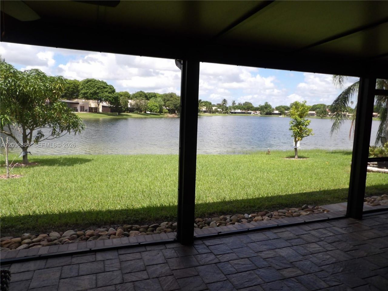19406 E Lake Dr, Hialeah, FL 33015 Photo