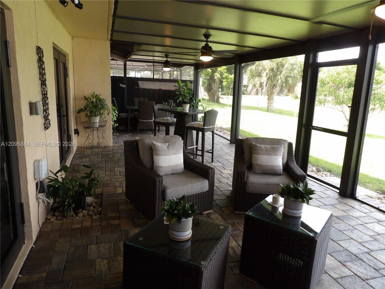 19406 E Lake Dr, Hialeah, FL 33015 Photo