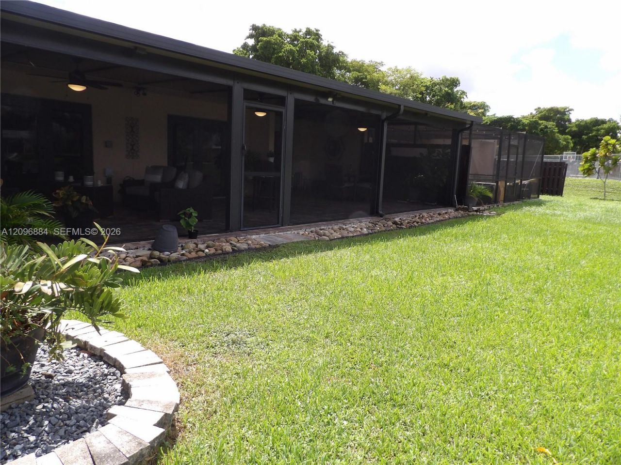 19406 E Lake Dr, Hialeah, FL 33015 Photo
