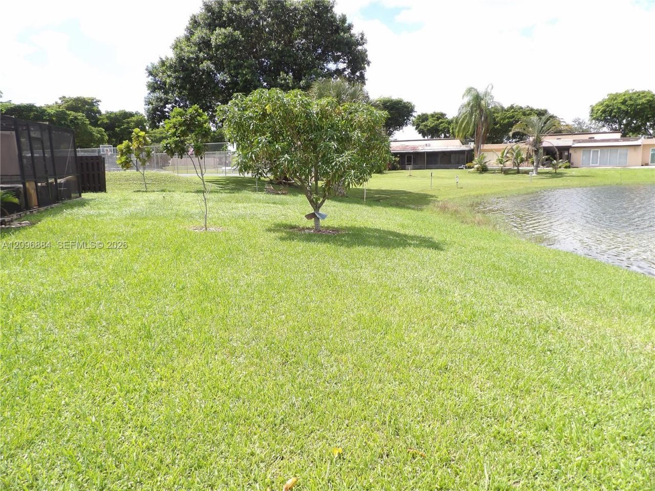 19406 E Lake Dr, Hialeah, FL 33015 Photo