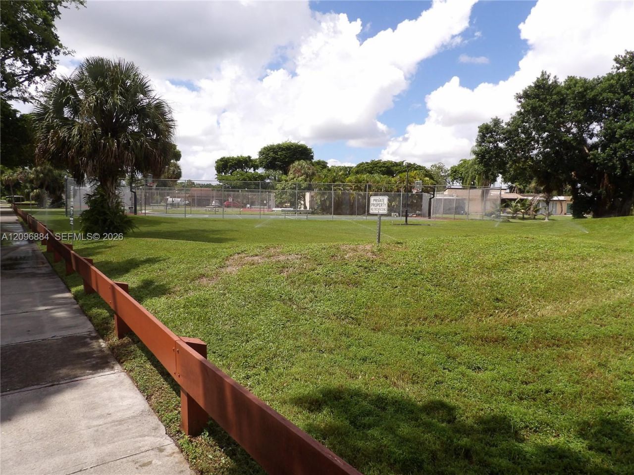 19406 E Lake Dr, Hialeah, FL 33015 Photo