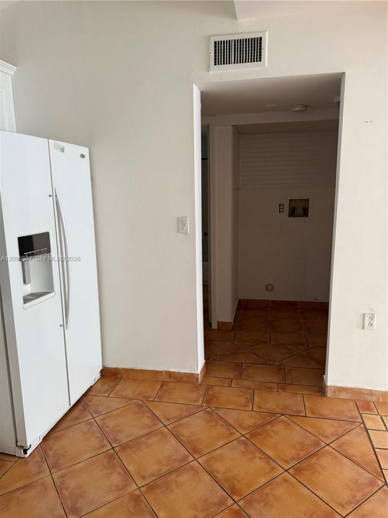 541 NE 199th Ln , Unit 2X, Miami, FL 33179 Photo