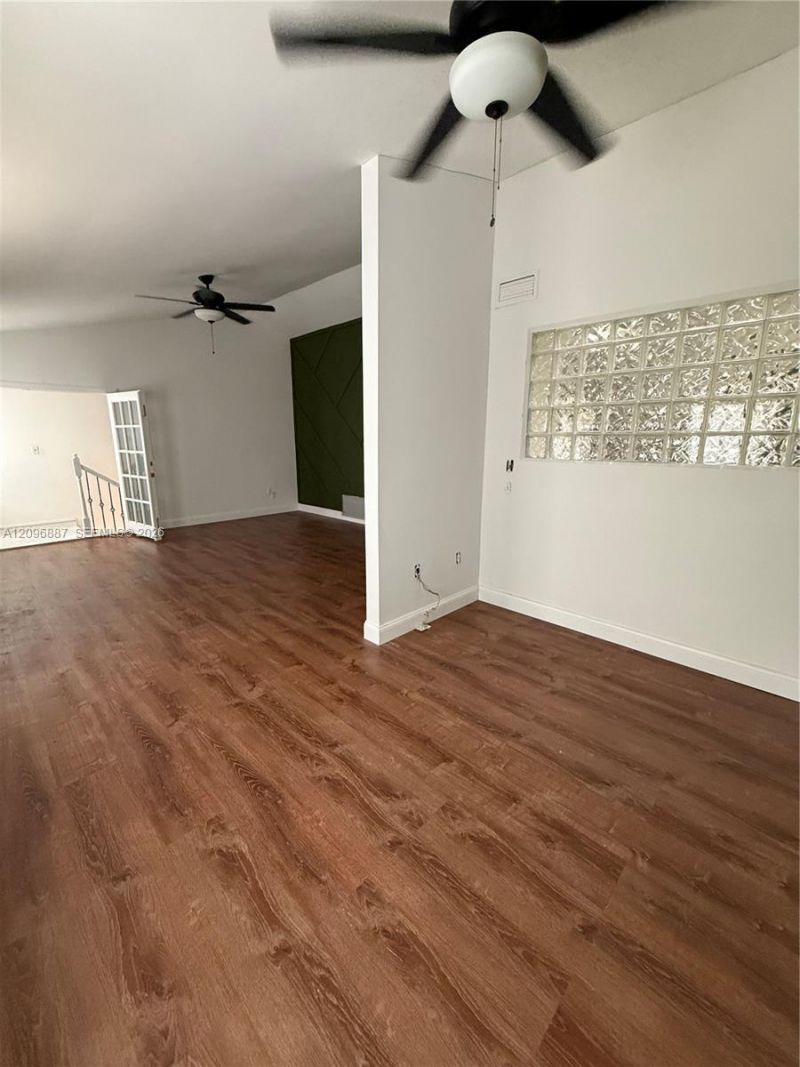 541 NE 199th Ln , Unit 2X, Miami, FL 33179 Photo