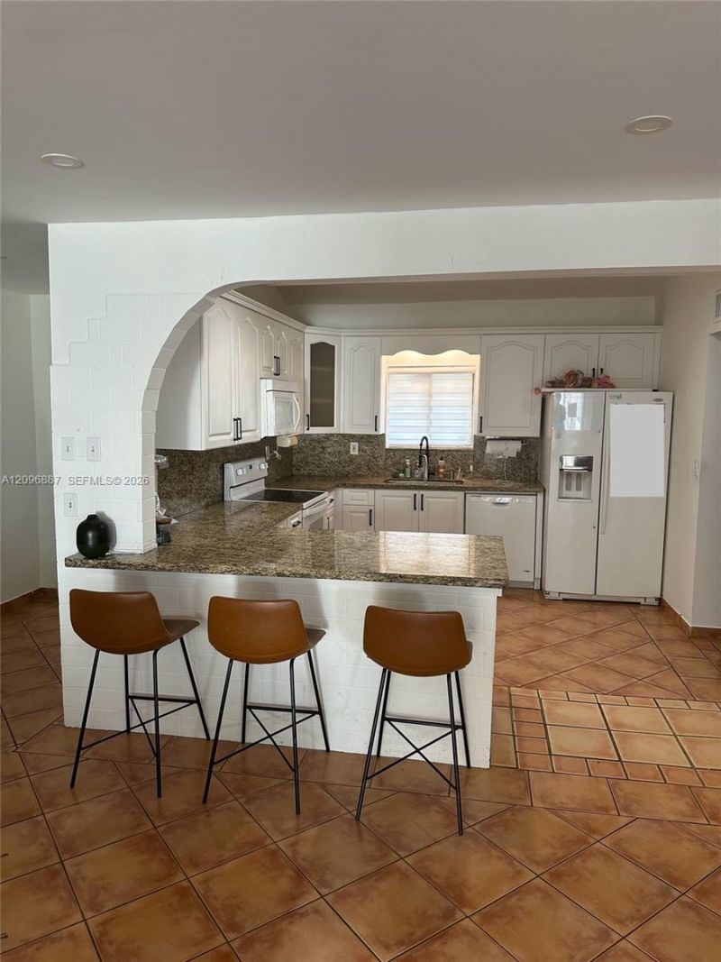 541 NE 199th Ln , Unit 2X, Miami, FL 33179 Photo
