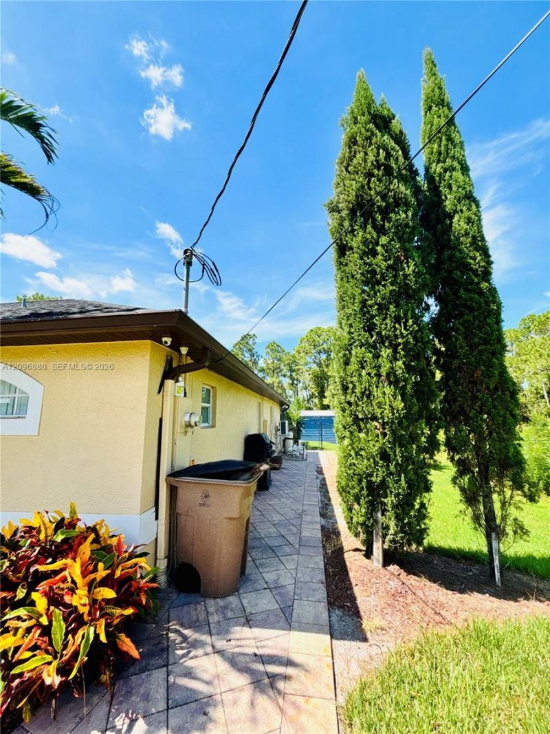 1201 Edison Ave , Lehigh Acres, FL 33972 Photo