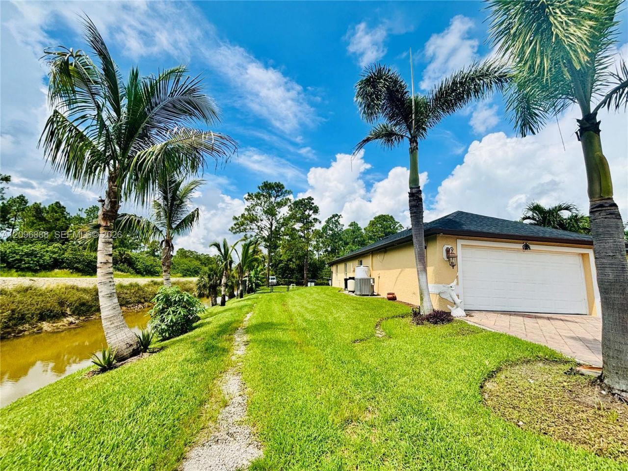 1201 Edison Ave , Lehigh Acres, FL 33972 Photo