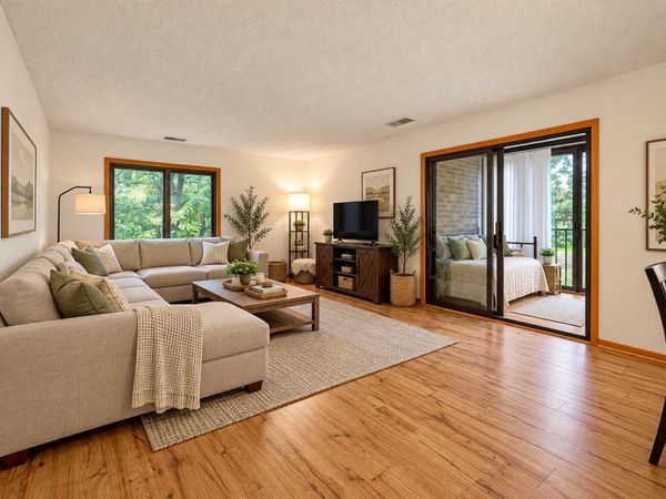 7200 Cahill Road, Unit 106, Edina, MN 55439