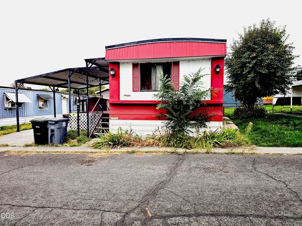 200 SW D Street, Unit 10, Madras, OR 97741