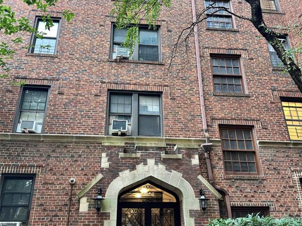 68-36 Burns , Unit D3, Forest Hills, NY 11375