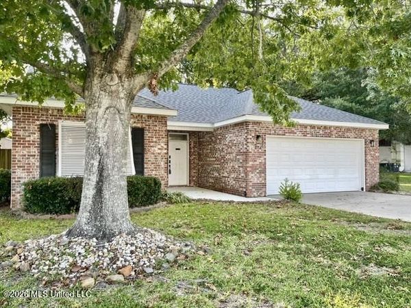 913 Park Row Avenue, Long Beach, MS 39560