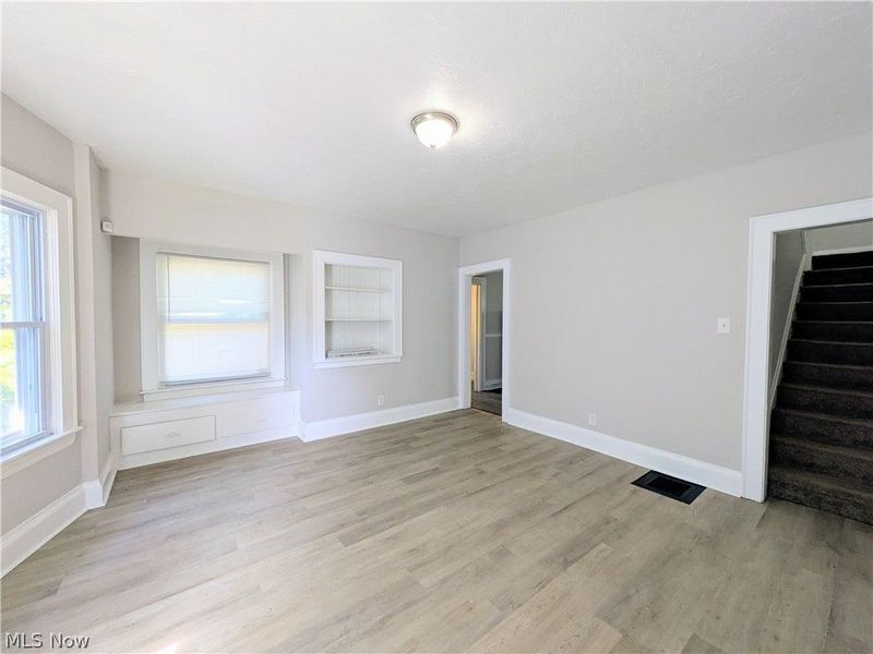 10721 Columbia Avenue, Cleveland, OH 44108 Photo 12