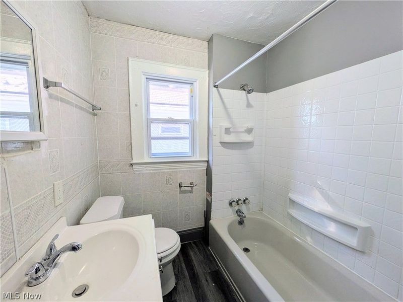 10721 Columbia Avenue, Cleveland, OH 44108 Photo 22