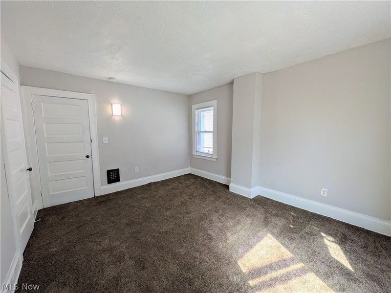 10721 Columbia Avenue, Cleveland, OH 44108 Photo 26
