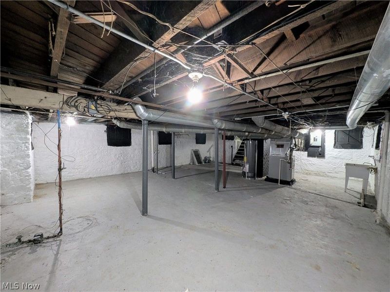 10721 Columbia Avenue, Cleveland, OH 44108 Photo 30