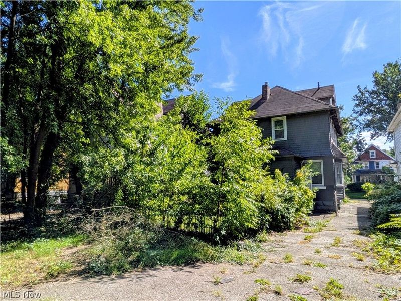 10721 Columbia Avenue, Cleveland, OH 44108 Photo 6