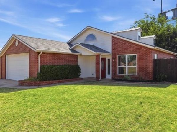 2302 Oakridge Drive, Purcell, OK 73080